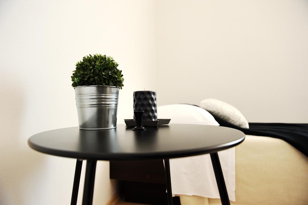First Apartment زادار المظهر الخارجي الصورة
