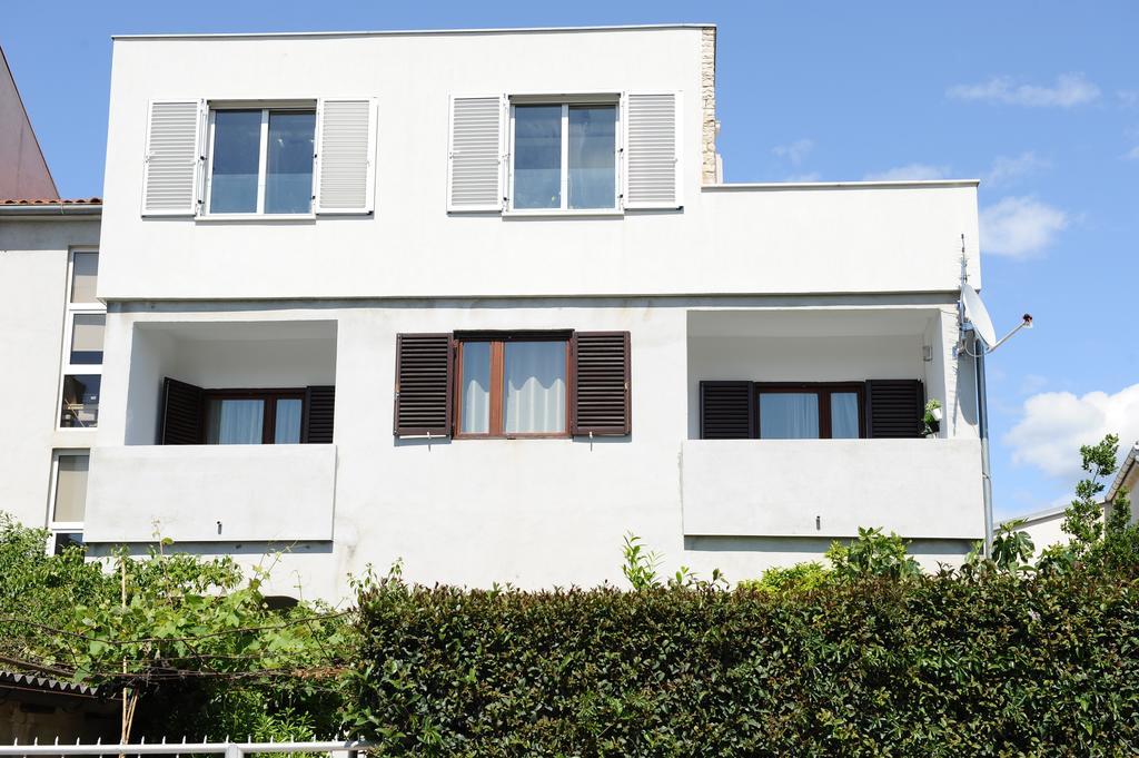 First Apartment زادار المظهر الخارجي الصورة