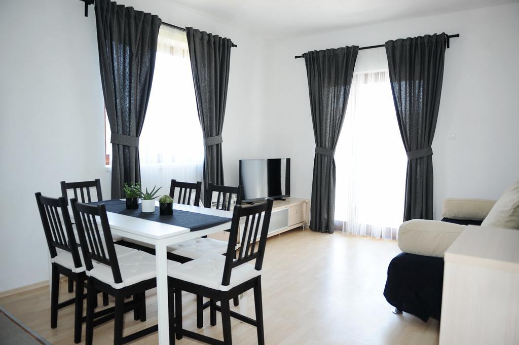 First Apartment زادار المظهر الخارجي الصورة
