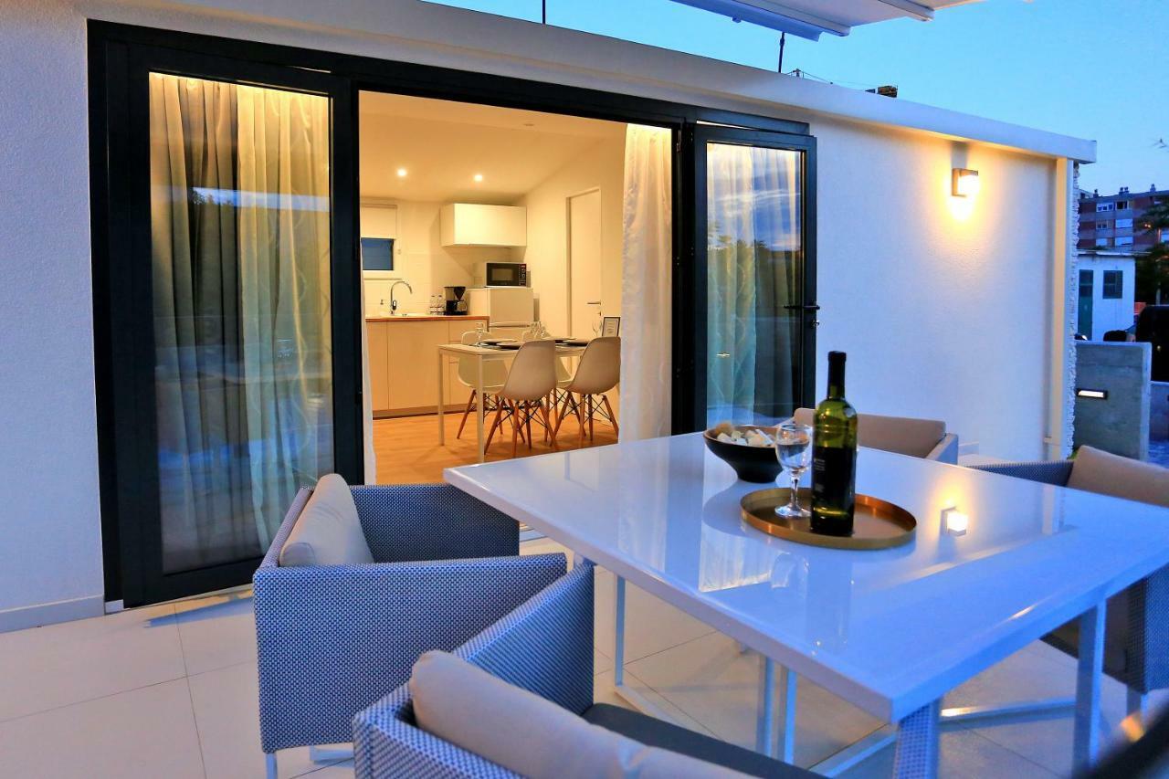 First Apartment زادار المظهر الخارجي الصورة