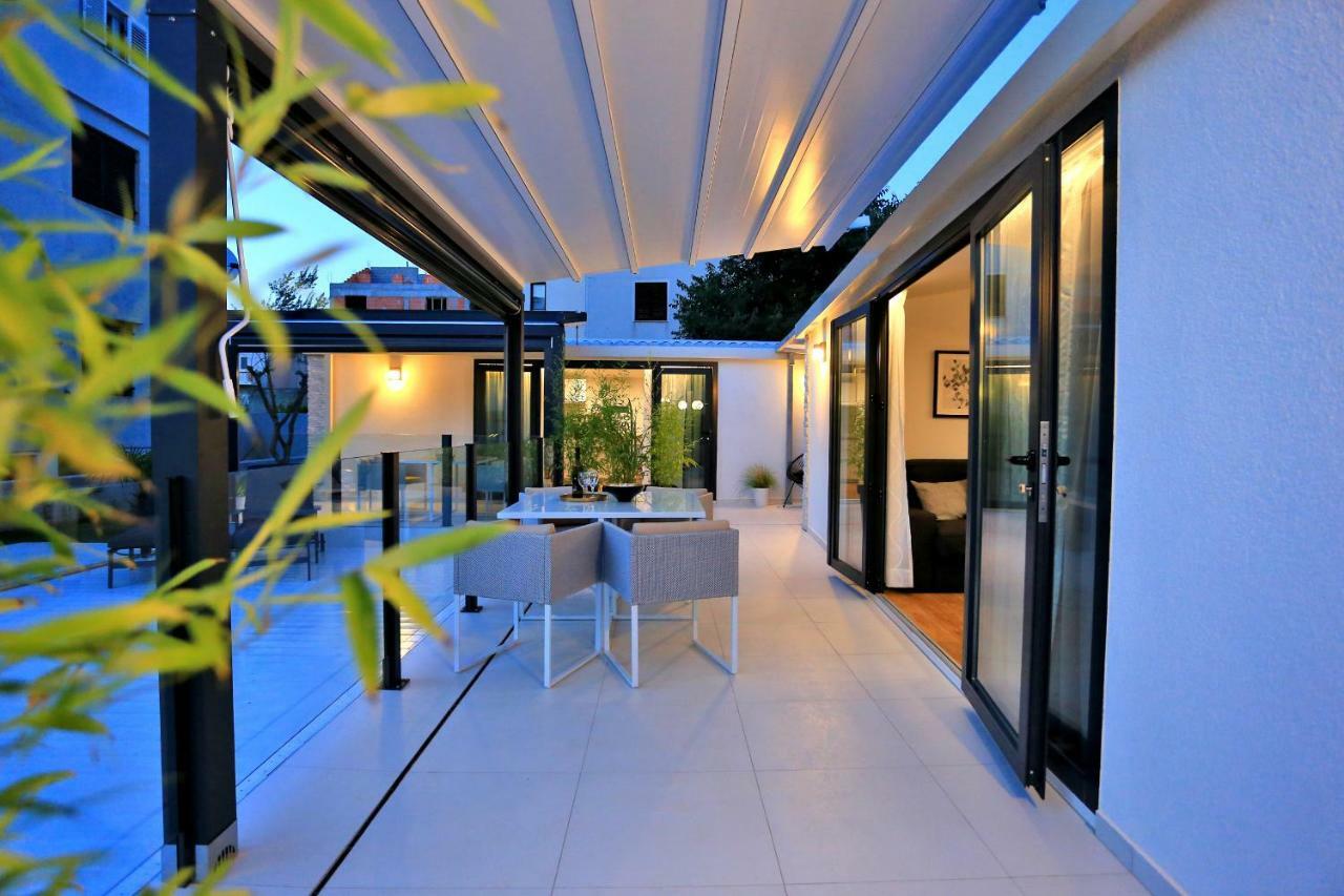 First Apartment زادار المظهر الخارجي الصورة