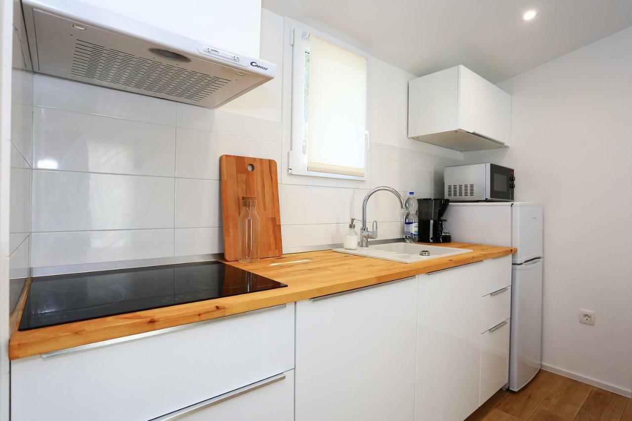 First Apartment زادار المظهر الخارجي الصورة