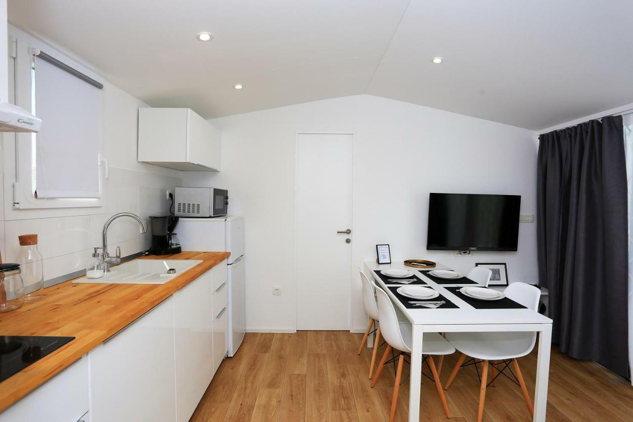 First Apartment زادار المظهر الخارجي الصورة
