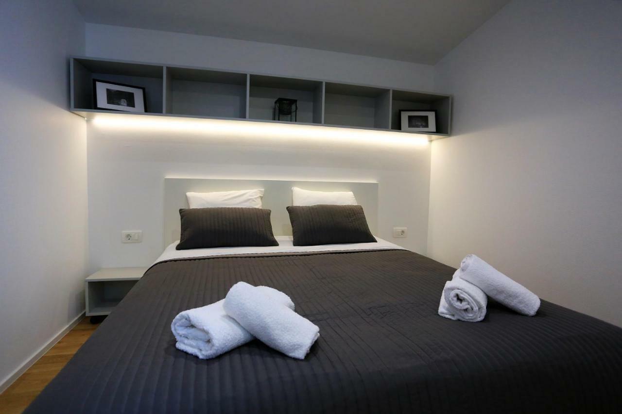 First Apartment زادار المظهر الخارجي الصورة